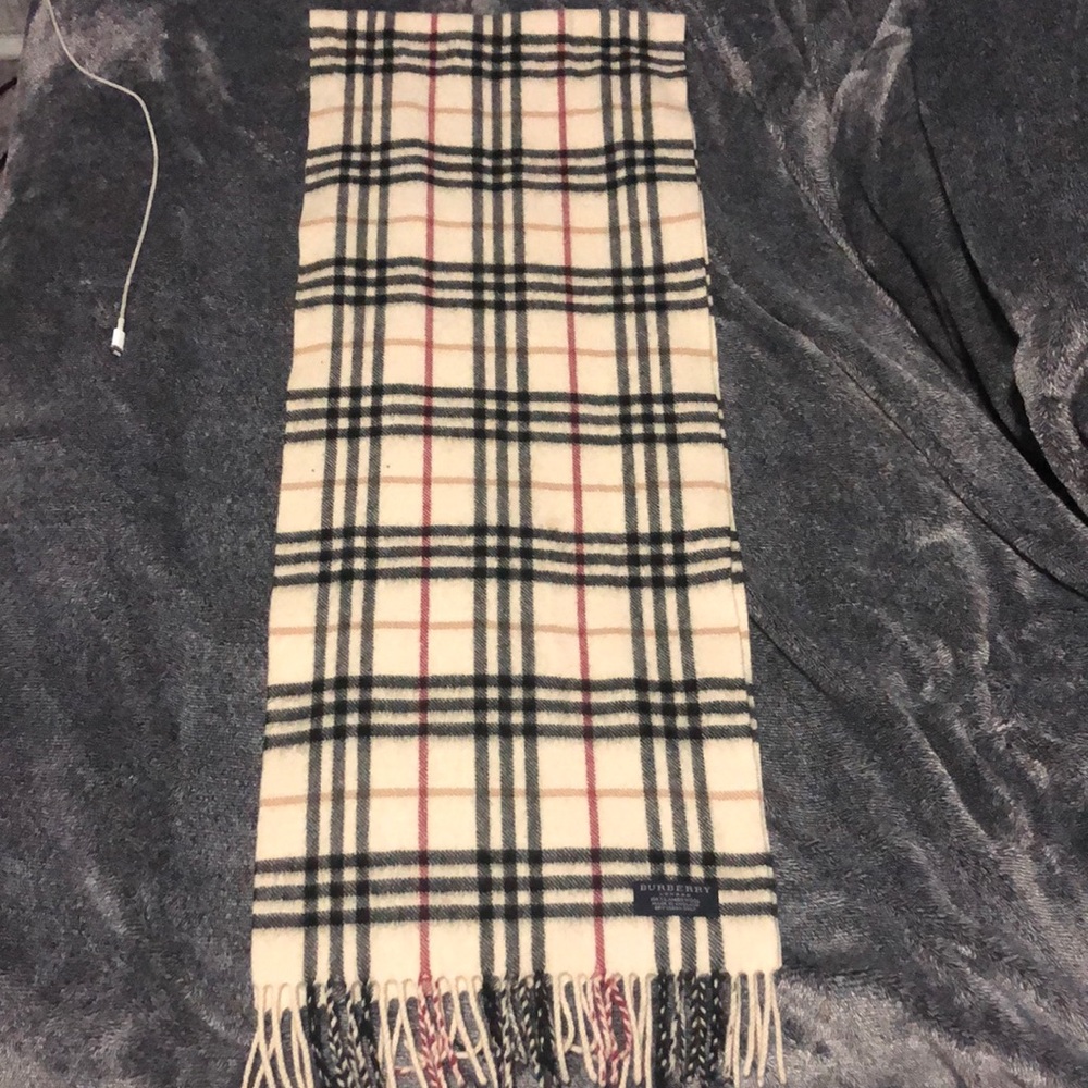 Burberry scarf wool